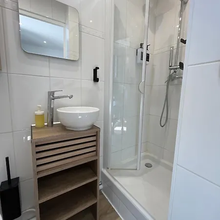 Apartament 135 *